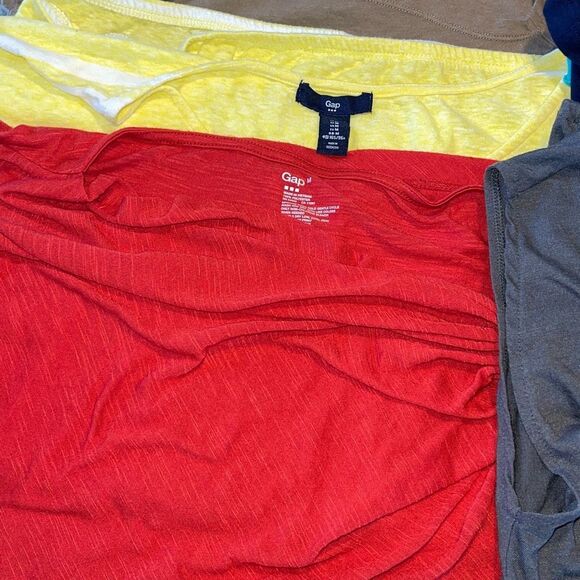 Mixed Bundle Of Gap Womens Tank Top Blouse T-Shirt Assorted Size Medium - Picture 4 of 7